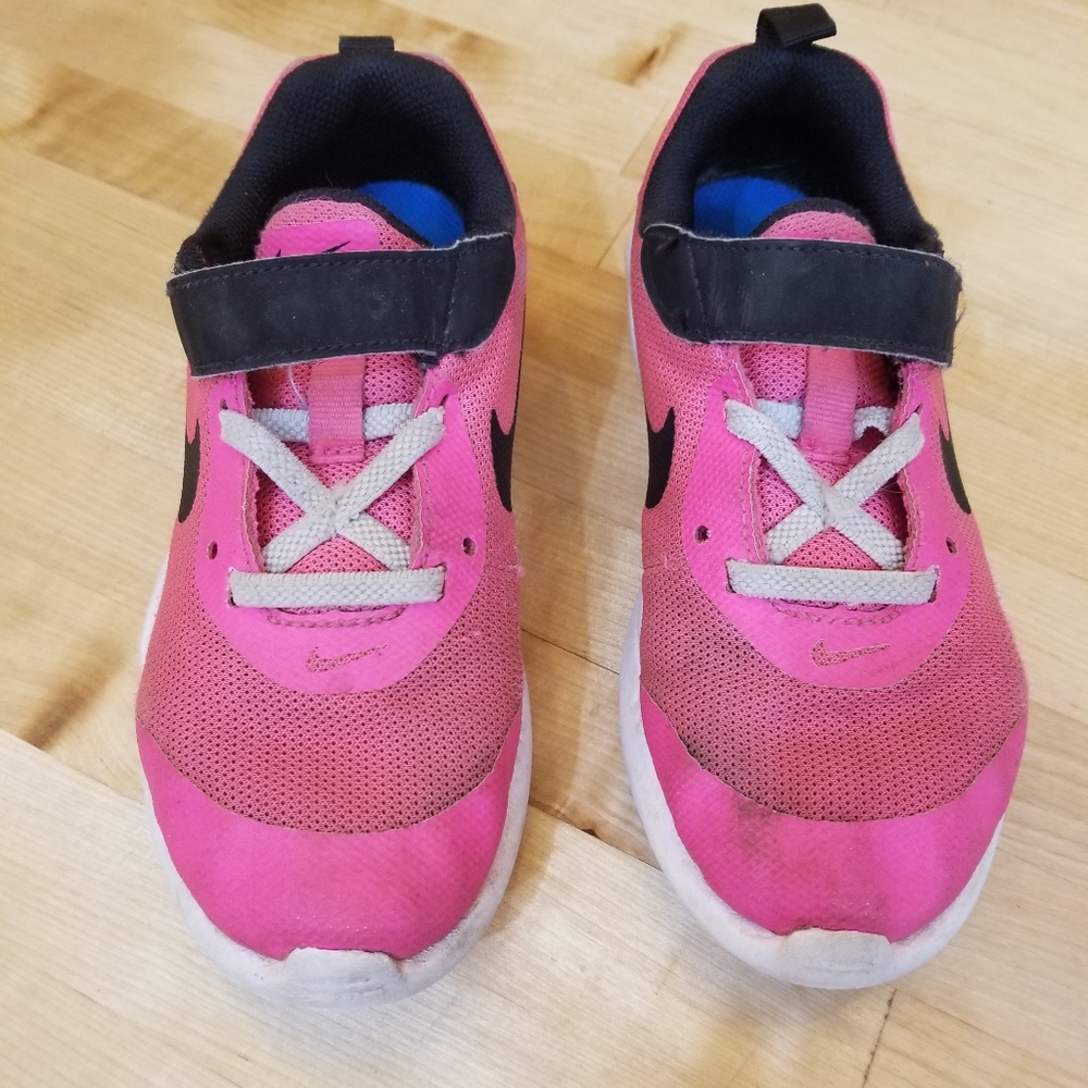 GIRLS NIKE Air Velcore closure sneakers